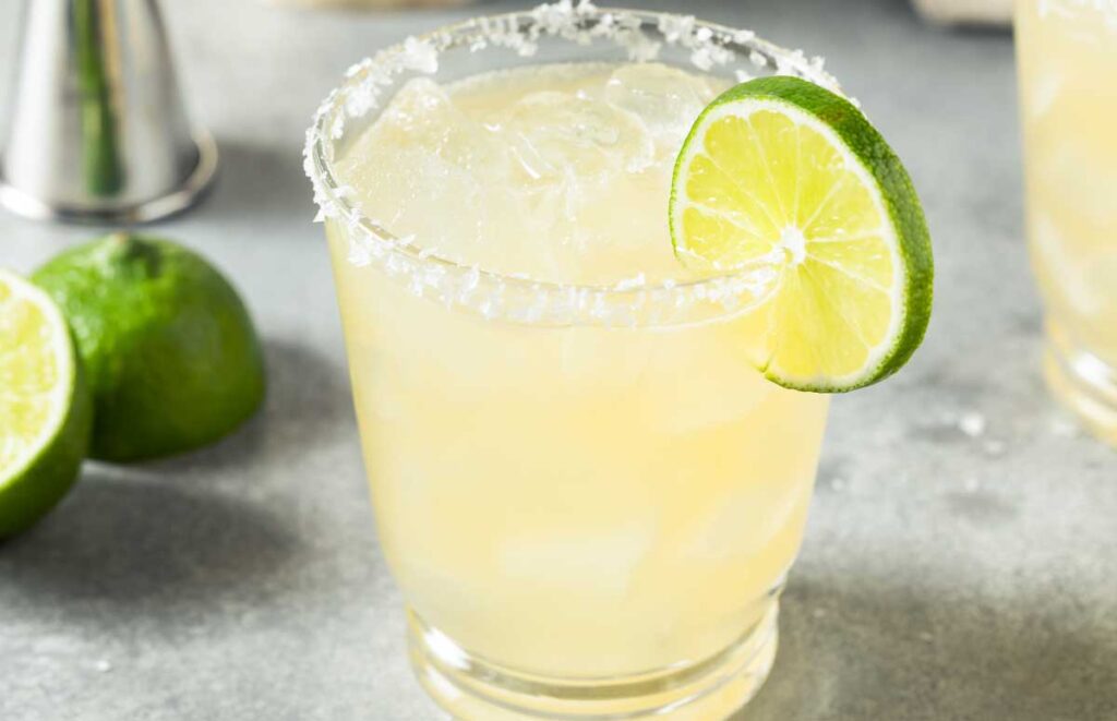 Skinny Margarita with Triple Sec (130 calories) | Tequila O'Clock