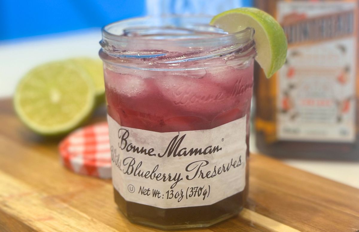 jelly jar Margarita with a lime wedge