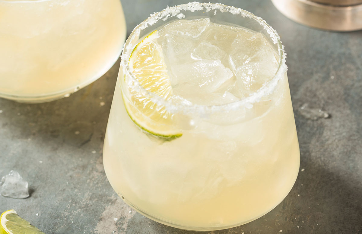 a glass of reposado margarita